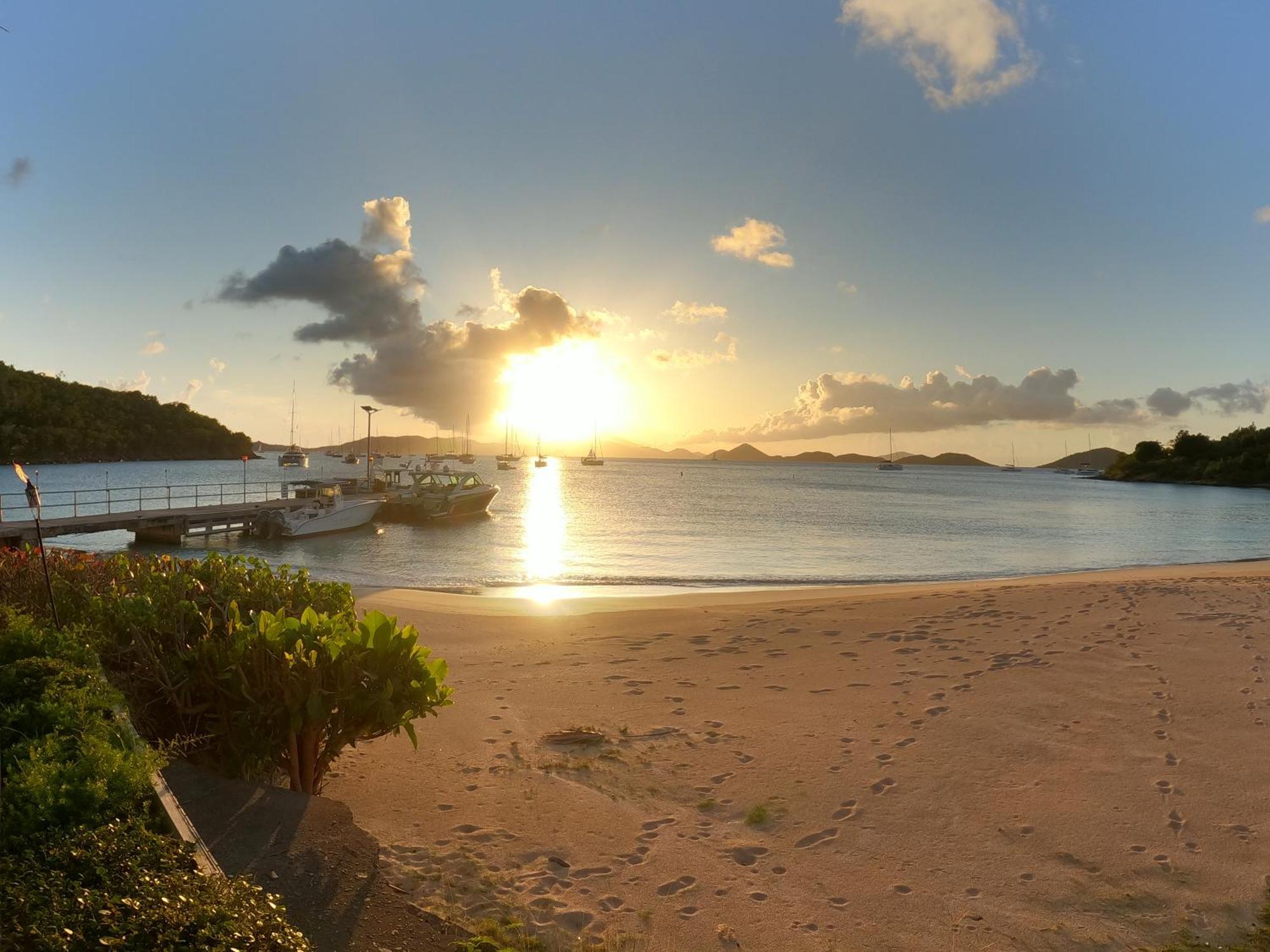Beautiful Honeymoon Suite At Sunset Serenade Cruz Bay Exteriér fotografie